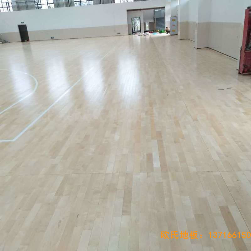 贛州寧都縣城關(guān)小學(xué)九章路校區(qū)運動木地板安裝案例