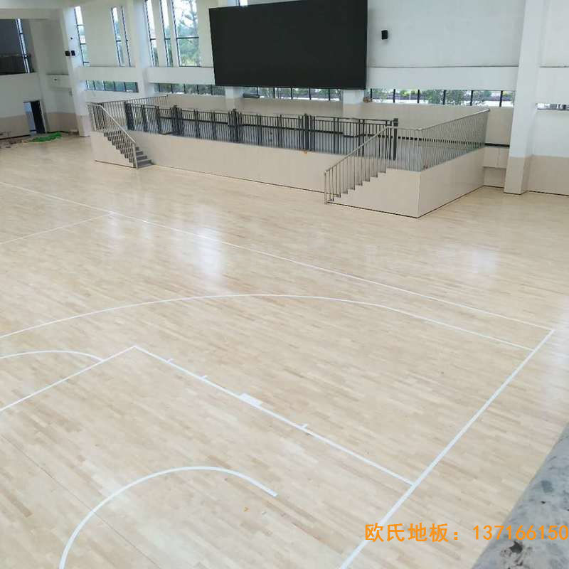 贛州寧都縣城關(guān)小學(xué)九章路校區(qū)運動木地板安裝案例