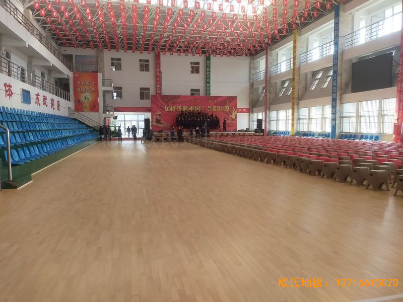 鄂爾多斯準格爾旗世紀中學體育地板施工案例