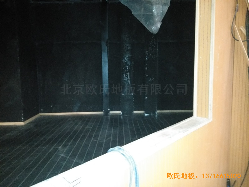 唐山師范學(xué)院舞臺運(yùn)動地板鋪設(shè)案例3