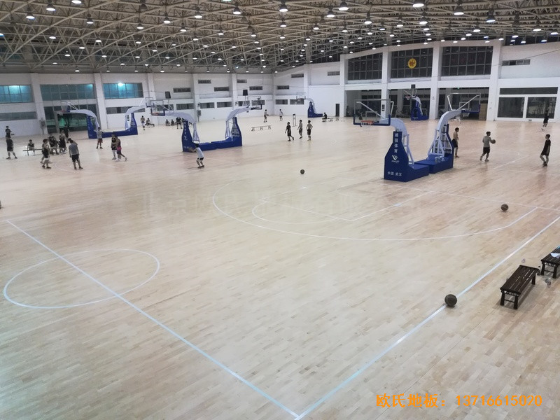 武漢體育學(xué)院運動地板安裝案例4