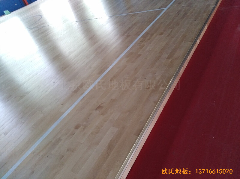 江蘇江陰市榜樣體育俱樂部體育地板鋪設(shè)案例5