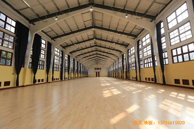 福建中國(guó)女排中國(guó)隊(duì)訓(xùn)練基地排球場(chǎng)館運(yùn)動(dòng)地板鋪設(shè)案例4