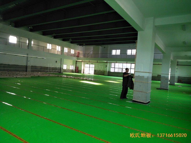 上海嘉定婁唐學(xué)?；@球館運(yùn)動(dòng)木地板鋪裝案例2