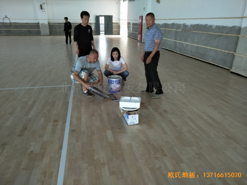 上海嘉定婁唐學(xué)?；@球館運(yùn)動(dòng)木地板鋪裝案例5