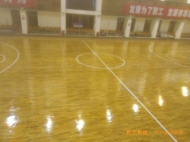 山西璐安集團(tuán)籃球館體育地板施工案例1
