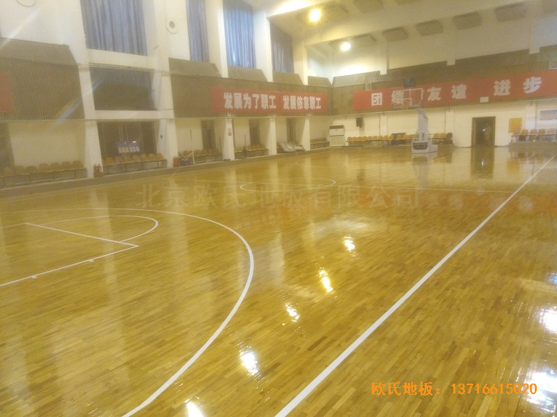 山西璐安集團(tuán)籃球館體育地板施工案例2