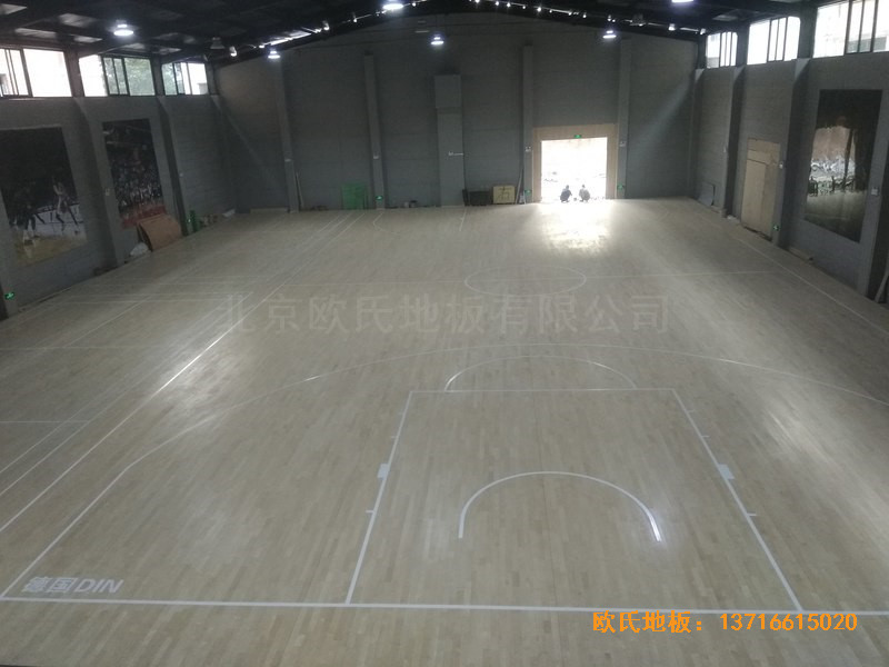 山西長(zhǎng)治雙創(chuàng)夢(mèng)工廠籃球體育木地板施工案例5