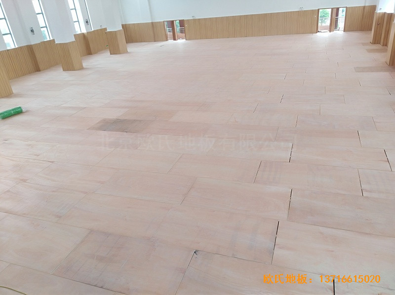 廣州南沙區(qū)珠江中學(xué)籃球館運動地板施工案例3