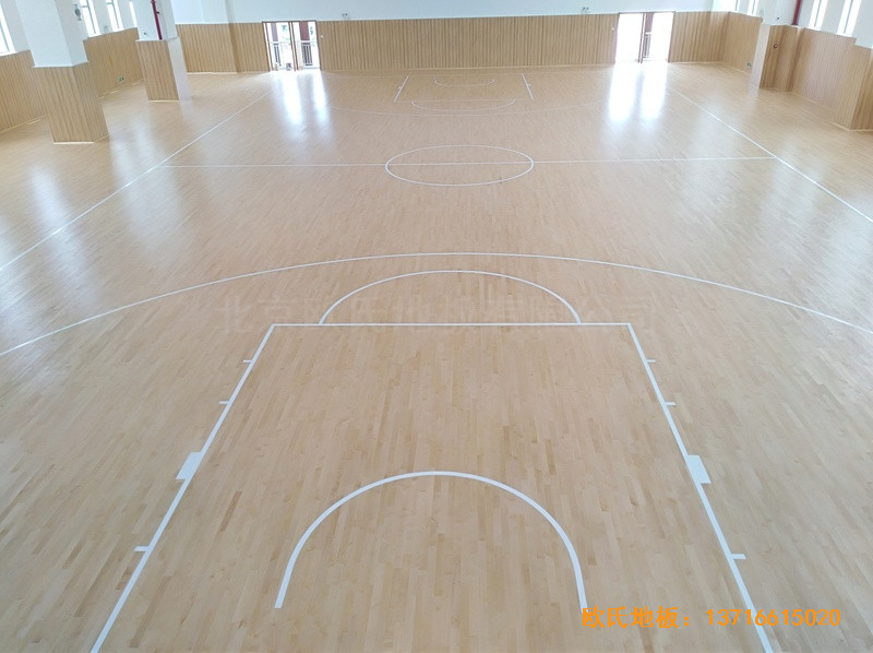 廣州南沙區(qū)珠江中學(xué)籃球館運動地板施工案例5