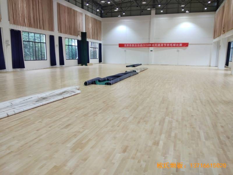 廣西龍勝縣黨校運(yùn)動(dòng)館運(yùn)動(dòng)地板施工案例5