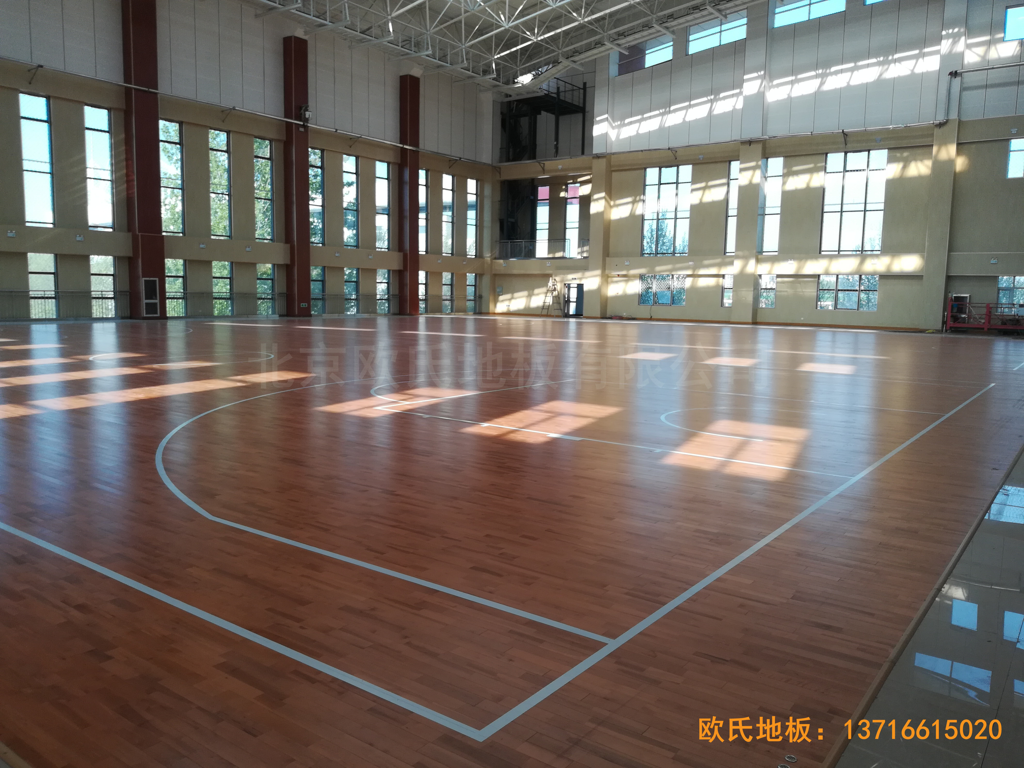 臨朐體育中心運動木地板鋪設案例2