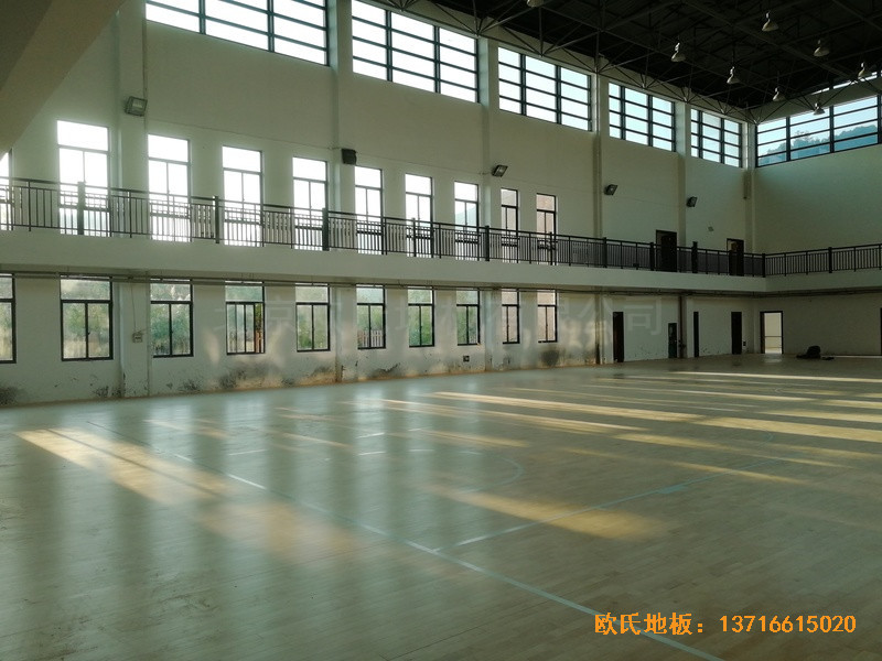 杭州建德籃球館運(yùn)動(dòng)地板安裝案例0