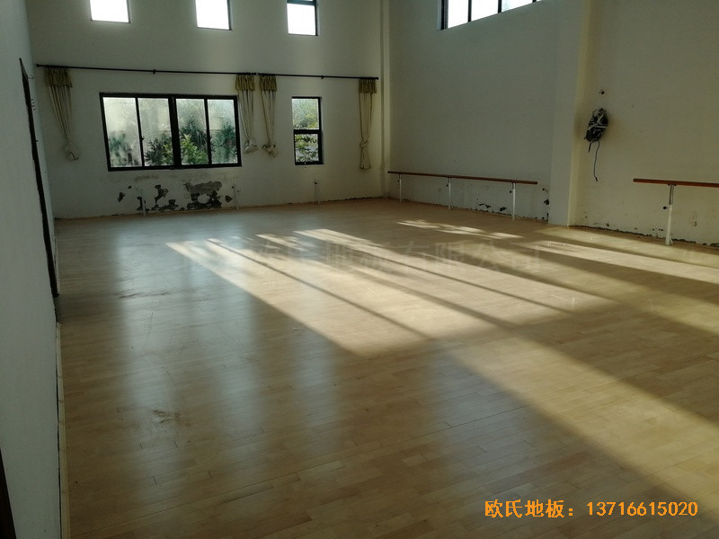 杭州建德籃球館運(yùn)動(dòng)地板安裝案例5