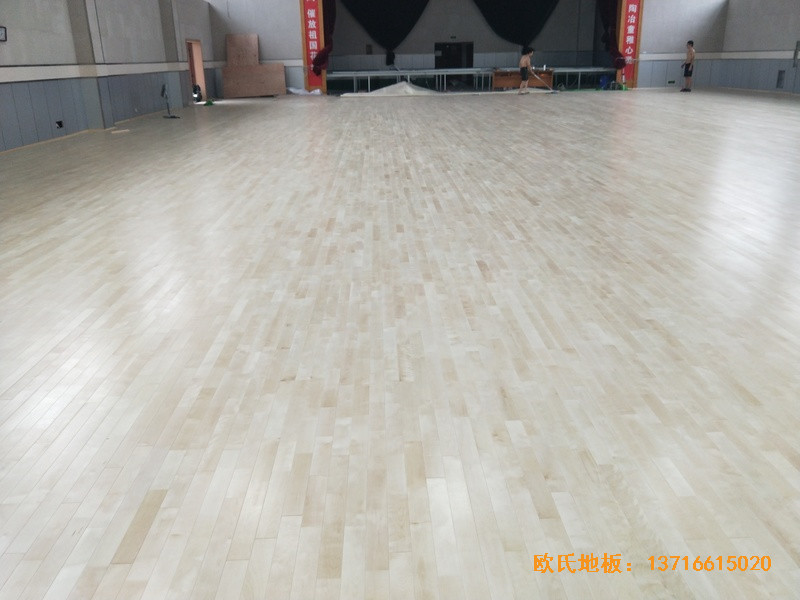 江蘇宜興東域小學籃球館體育木地板鋪設案例4