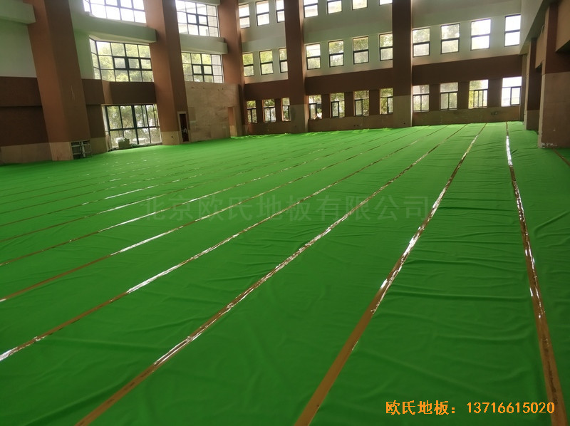 江蘇常州同濟(jì)中學(xué)運(yùn)動館運(yùn)動木地板鋪設(shè)案例3