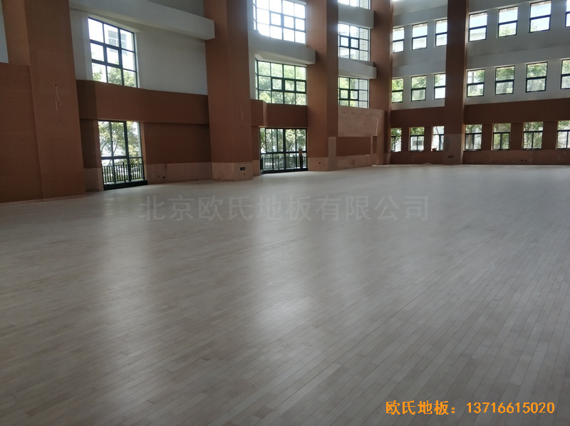 江蘇常州同濟(jì)中學(xué)運(yùn)動館運(yùn)動木地板鋪設(shè)案例4