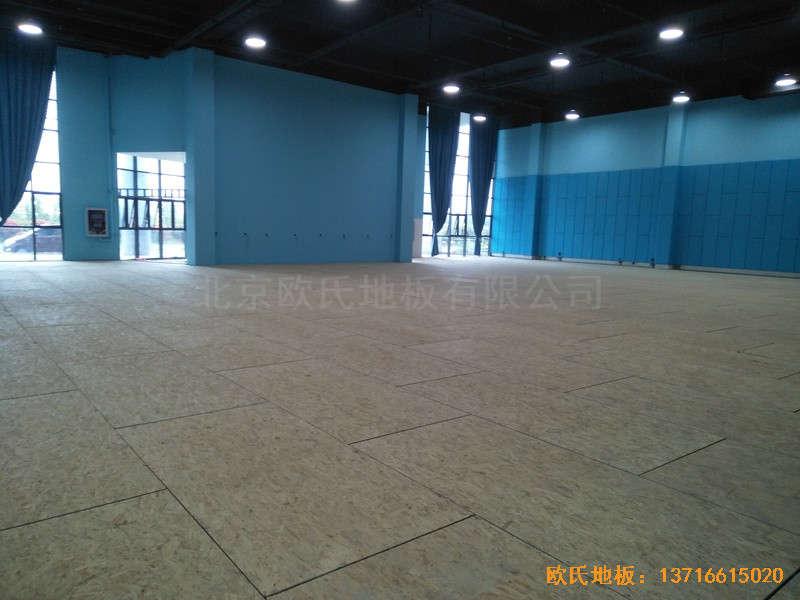 江蘇柘汪鎮(zhèn)港口大廈運(yùn)動(dòng)館運(yùn)動(dòng)木地板鋪設(shè)案例3