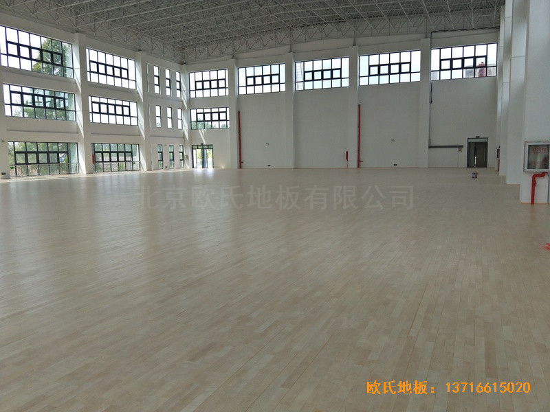 江蘇第二中學(xué)籃球館體育木地板鋪裝案例3