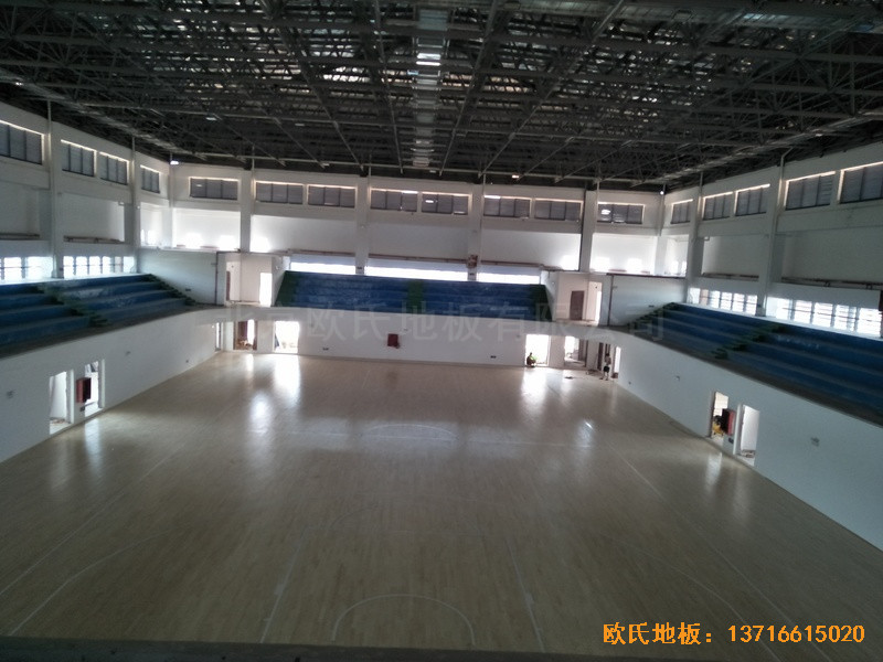 江西贛州天嬌中學(xué)運動館體育地板鋪裝案例5