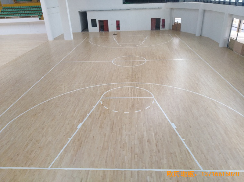 江西鄱陽縣鄱陽體育館體育木地板鋪設(shè)案例5