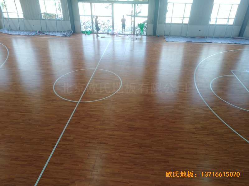 江西鷹潭中級人民法院籃球館運動木地板鋪設案例3