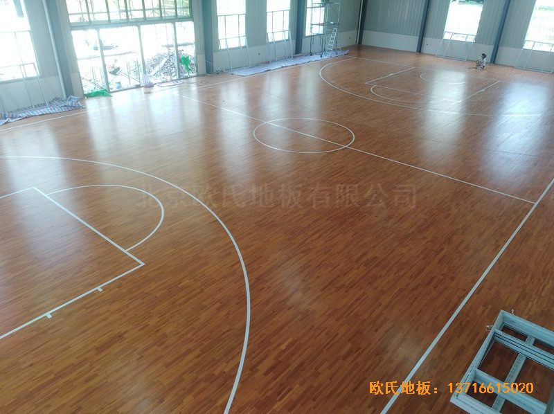 江西鷹潭中級人民法院籃球館運動木地板鋪設案例4