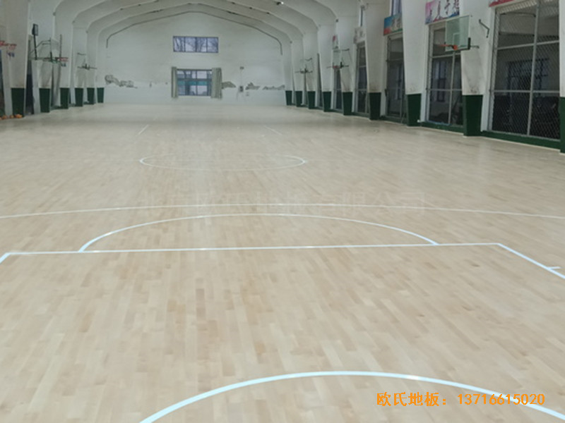 河北滄州體育學(xué)?；@球館運(yùn)動(dòng)木地板鋪設(shè)案例5