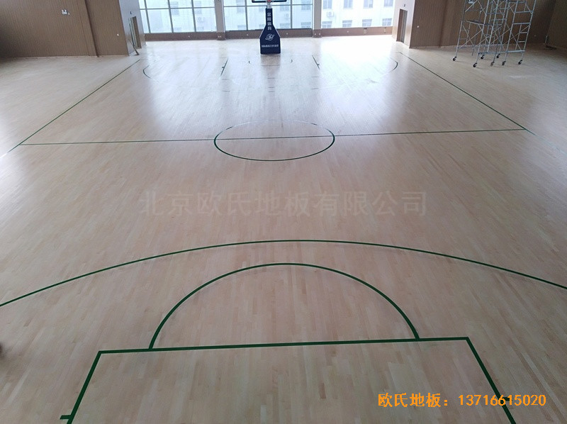 河南南陽(yáng)十三中籃球館運(yùn)動(dòng)木地板鋪裝案例5