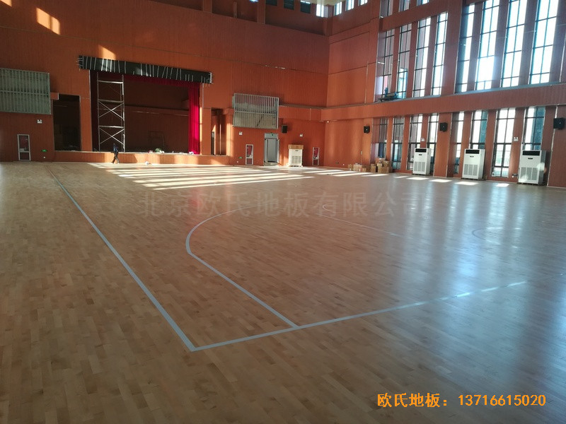 河南較好的中學(xué)籃球館運(yùn)動(dòng)地板施工案例5