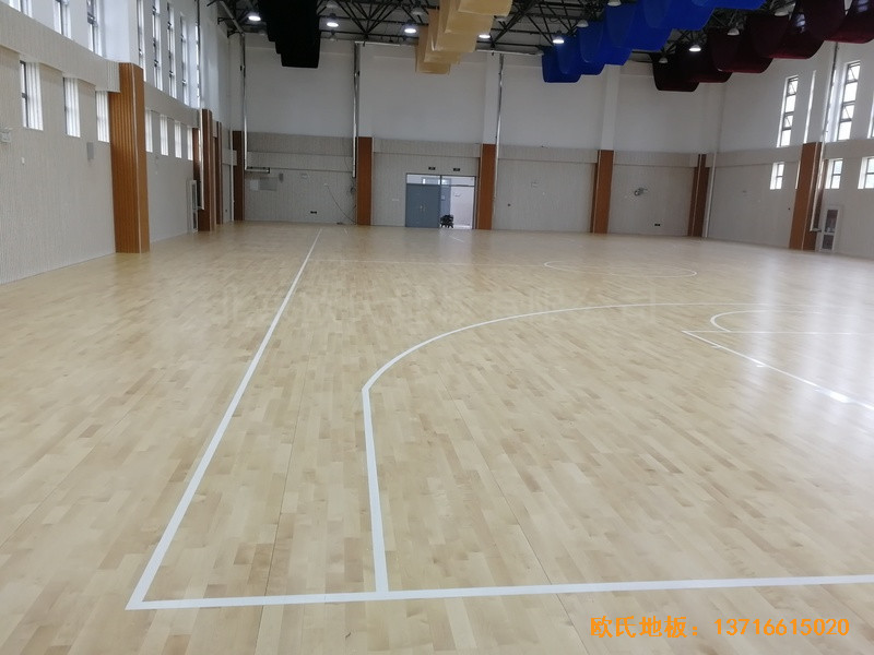 濟南錦繡城小學籃球館運動木地板施工案例3