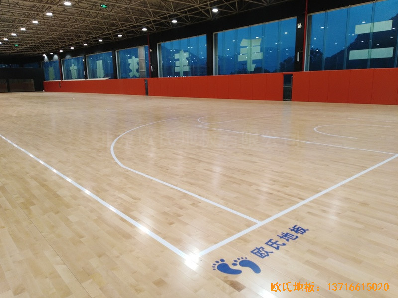 浙江臨海WeArena籃球館體育地板鋪設(shè)案例5