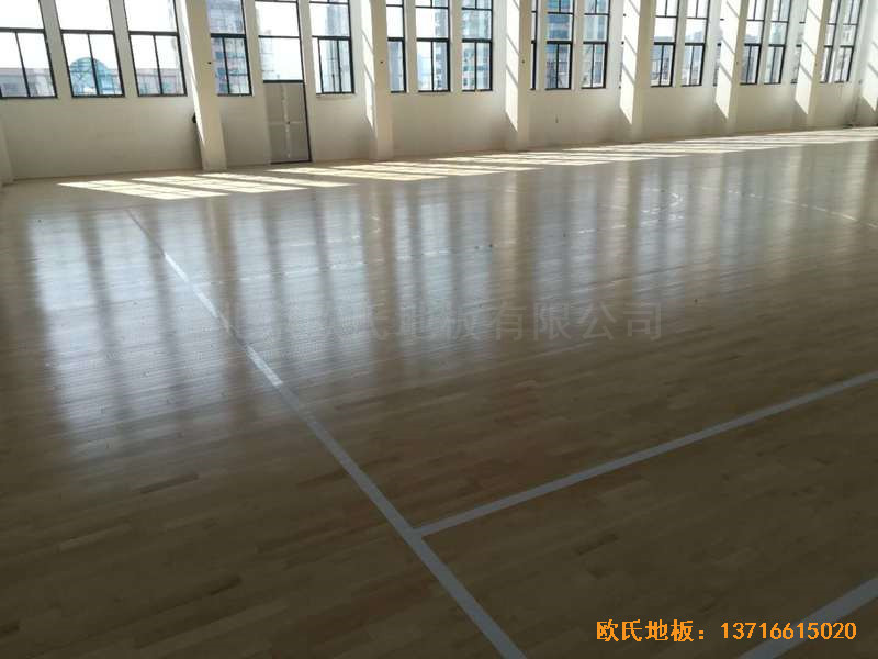 浙江臺(tái)州溫嶺消防大隊(duì)籃球館運(yùn)動(dòng)地板鋪設(shè)案例4