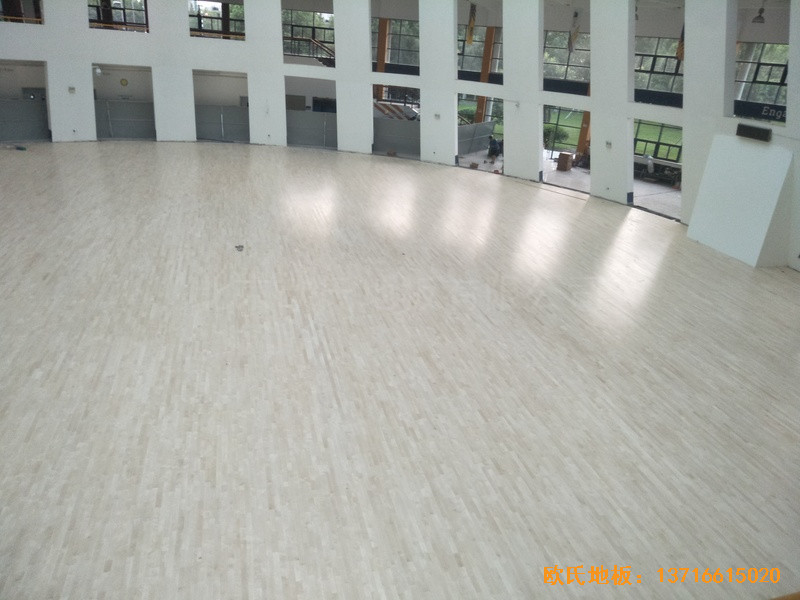 浙江寧波諾丁漢大學(xué)體育館運(yùn)動(dòng)木地板鋪設(shè)案例4