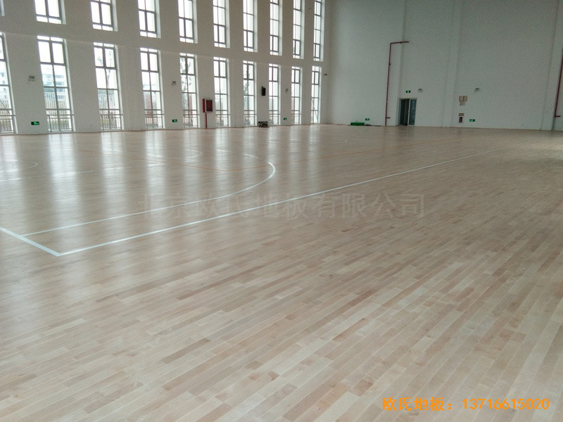 浙江溫嶺石橋頭中心小學籃球館運動木地板鋪裝案例2