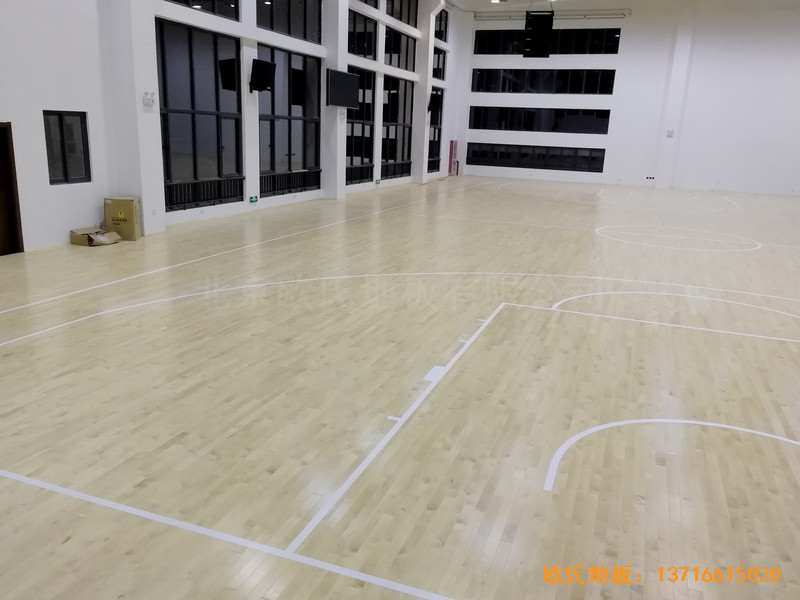 浙江舟山市舟山電廠籃球館體育木地板施工案例1