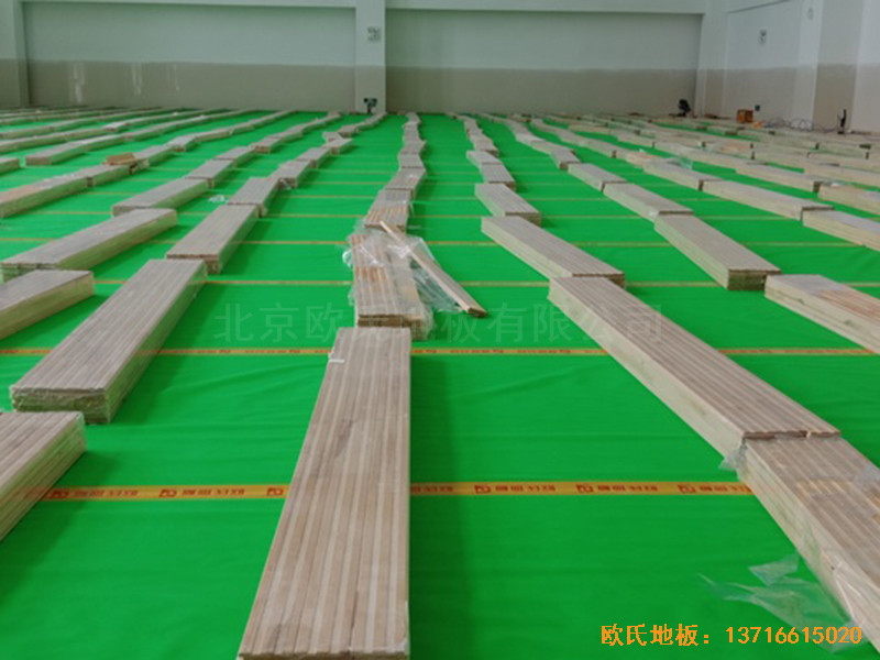 深圳北環(huán)中學(xué)運(yùn)動(dòng)館體育地板安裝案例2