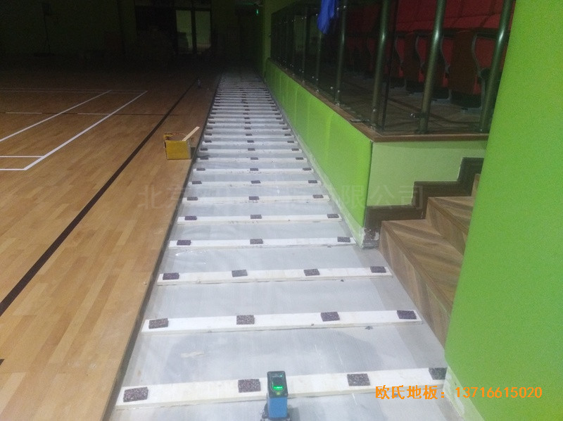 深圳普林斯頓小學(xué)籃球館運(yùn)動木地板施工案例2