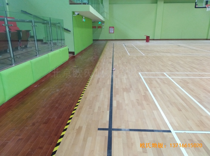 深圳普林斯頓小學(xué)籃球館運(yùn)動木地板施工案例4