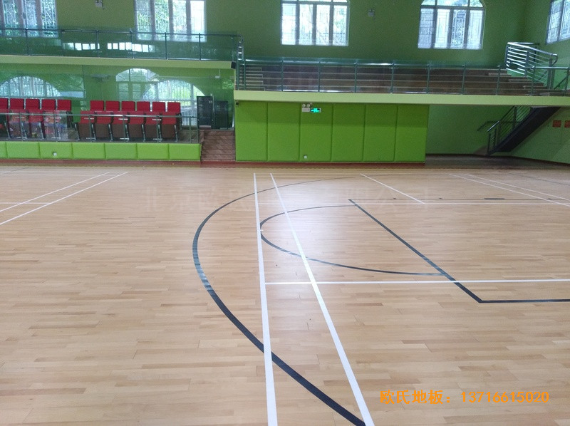 深圳普林斯頓小學(xué)籃球館運(yùn)動木地板施工案例5