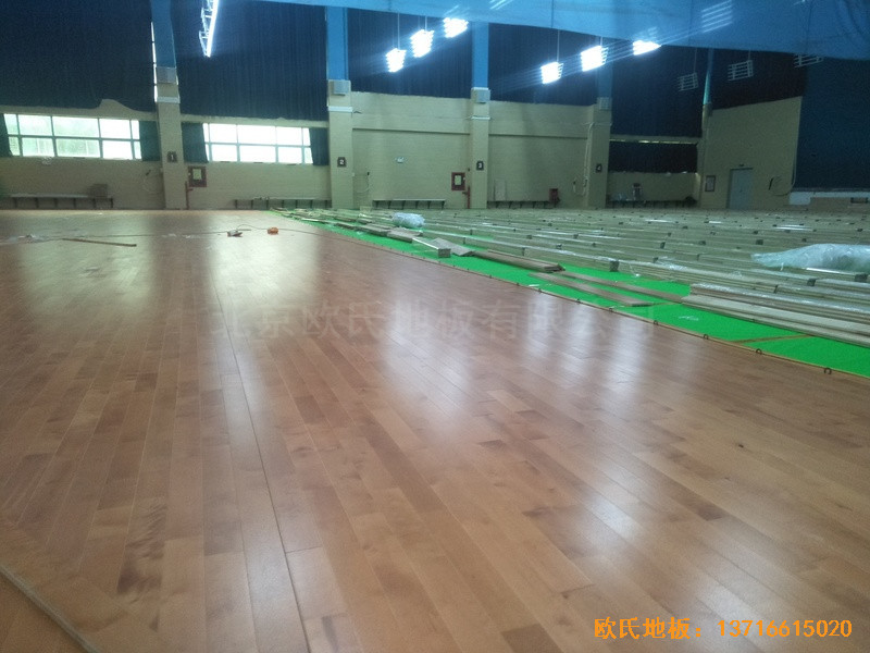 深圳羅湖區(qū)翠園中學運動館運動地板鋪設案例4