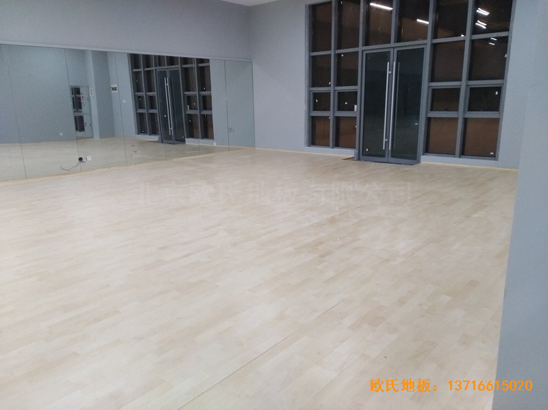 湖北獵豹汽車產(chǎn)業(yè)園運動館運動地板施工案例6