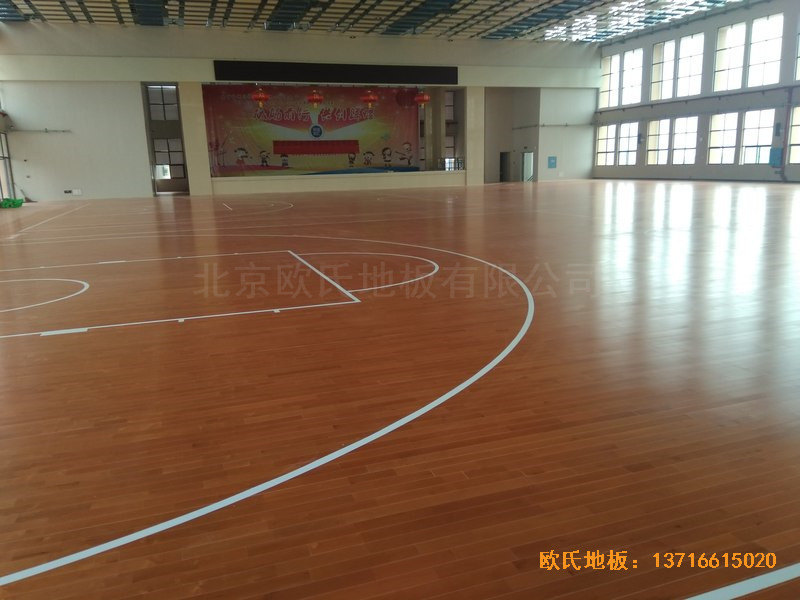 湖南岳麓南雅湘江中學(xué)籃球館體育木地板鋪裝案例4