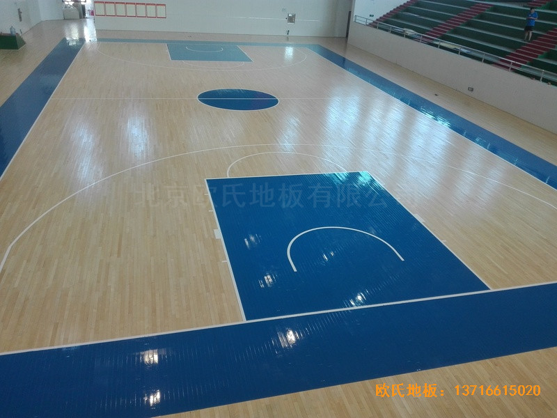 湖南益陽第十六中學(xué)體育館體育木地板安裝案例5
