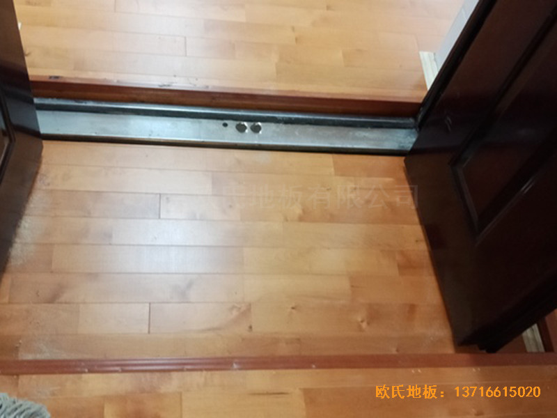 湖南衡陽(yáng)鐵一中運(yùn)動(dòng)館運(yùn)動(dòng)地板施工案例3