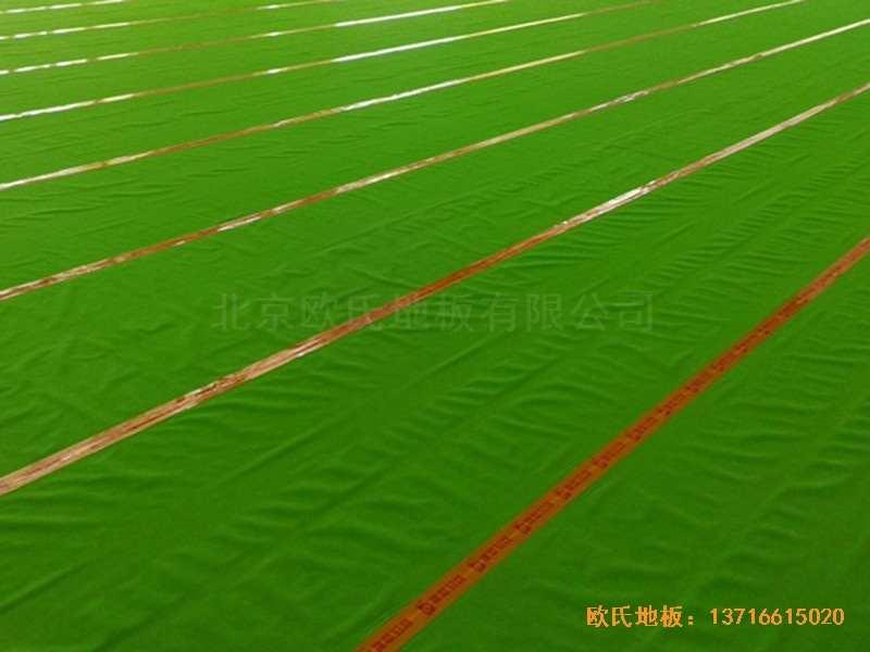 甘肅天水清水縣農(nóng)業(yè)學(xué)院籃球館體育地板鋪設(shè)案例2