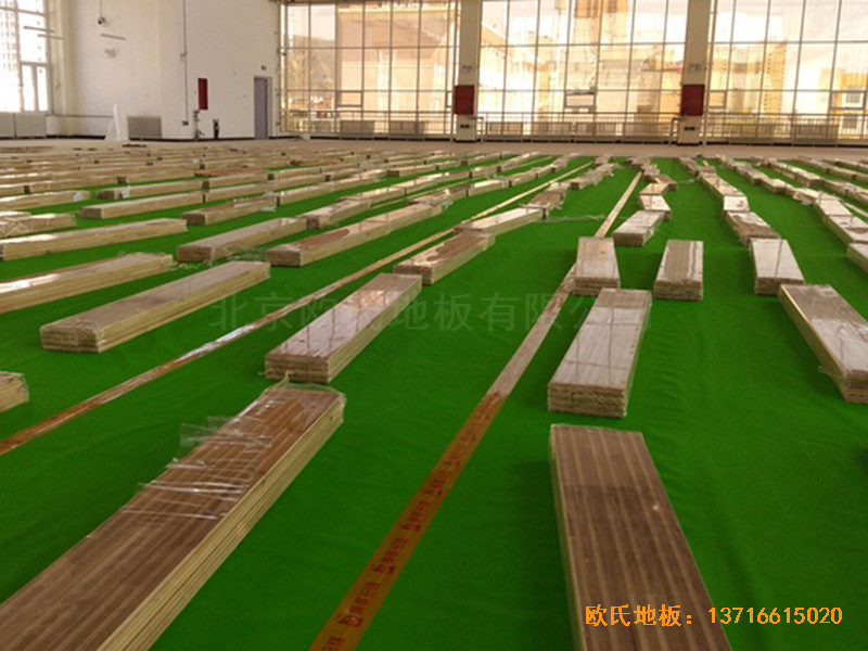 甘肅天水清水縣農(nóng)業(yè)學(xué)院籃球館體育地板鋪設(shè)案例3