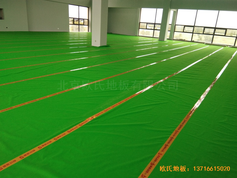 福州連江縣恒捷實(shí)業(yè)坑園村運(yùn)動(dòng)館體育地板鋪設(shè)案例2