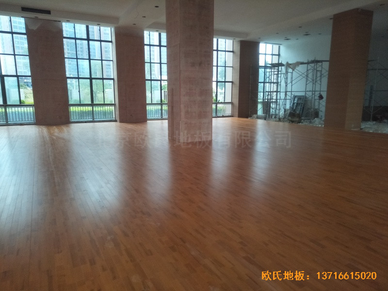 福建泉州海關(guān)橋南運(yùn)動(dòng)場(chǎng)體育木地板鋪設(shè)案例5
