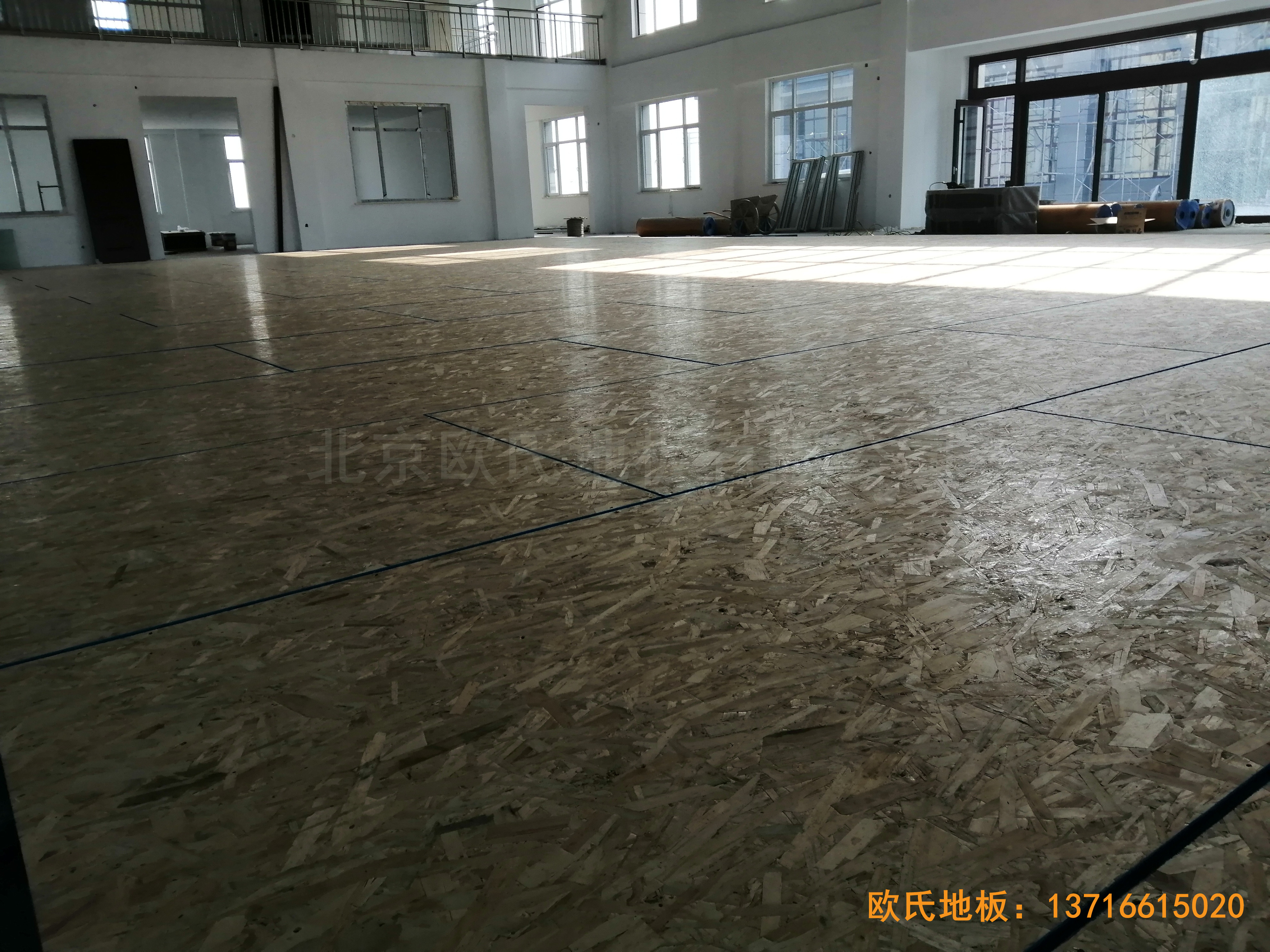 萊州銀海工業(yè)園消防特訓(xùn)隊(duì)籃球館體育地板鋪裝案例2